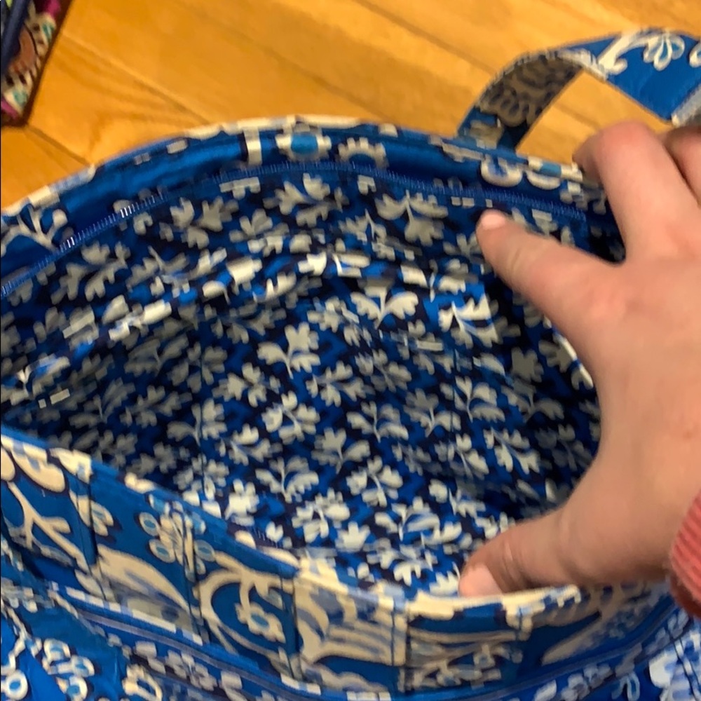 EUC Vera Bradley Shoulder bag - Picture 3 of 4